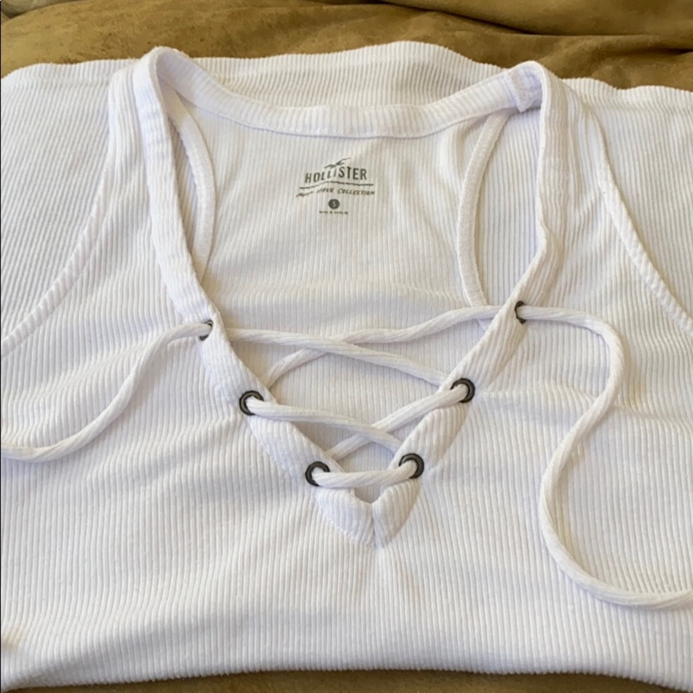 ❤️❤️Hollister White Tank with criss cross ties**